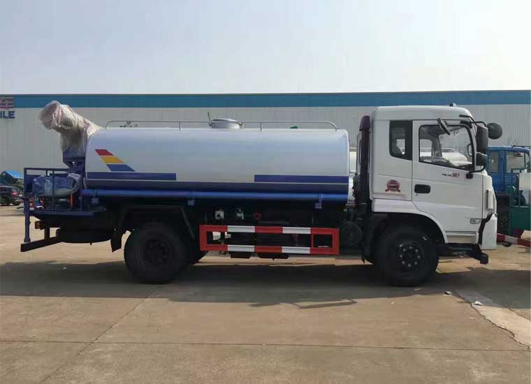 東風天錦12噸灑水車帶炮霧機