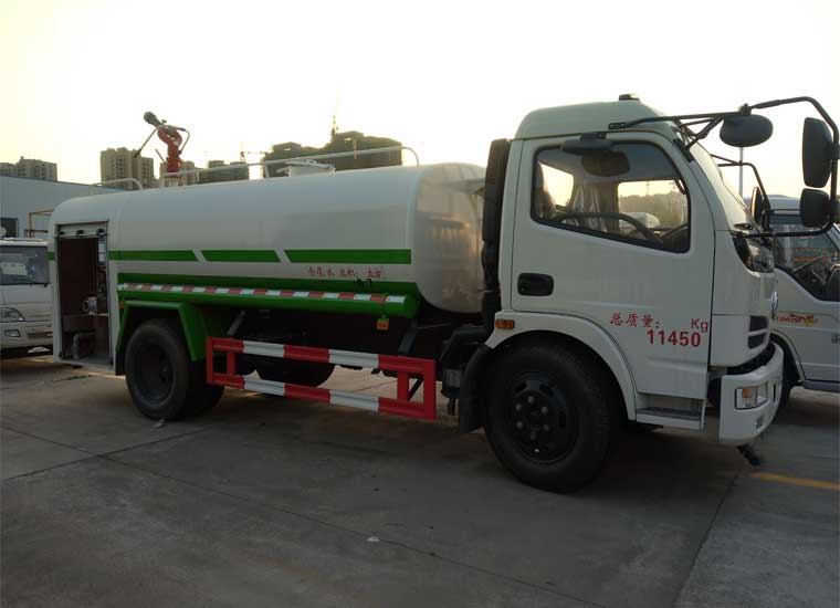 東風福瑞卡8噸灑水車