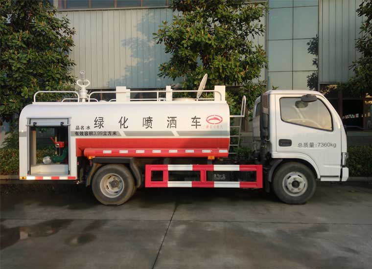 東風多利卡灑水車(3-5噸)