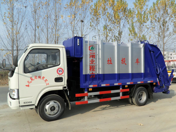 東風銳鈴4噸壓縮式垃圾車