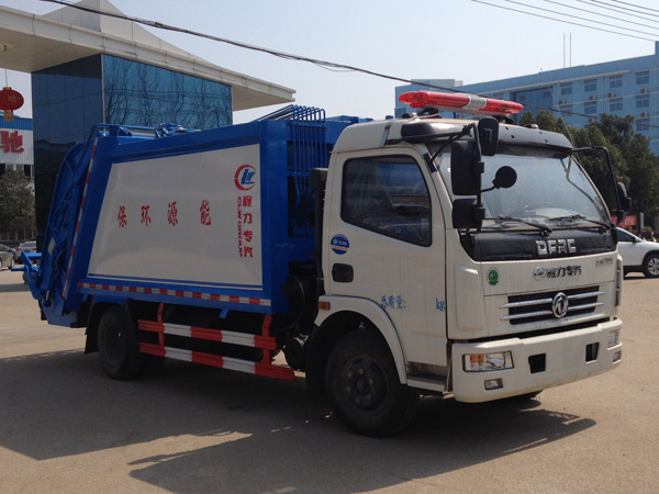 東風(fēng)多利卡6噸壓縮式垃圾車