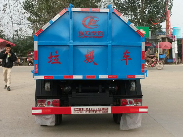 東風銳鈴5方勾臂式垃圾車