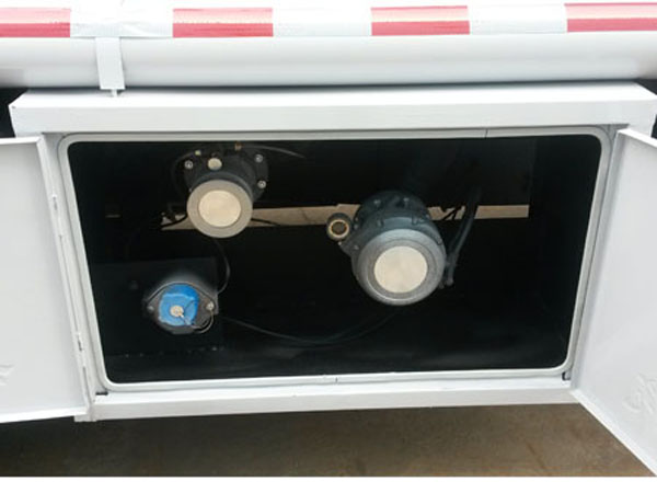 東風(fēng)銳鈴4噸流動加油車