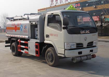東風(fēng)銳鈴4噸流動加油車