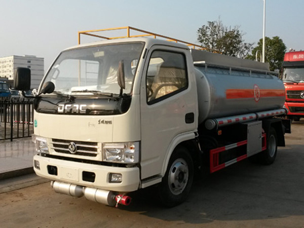 東風(fēng)銳鈴2.5方流動加油車