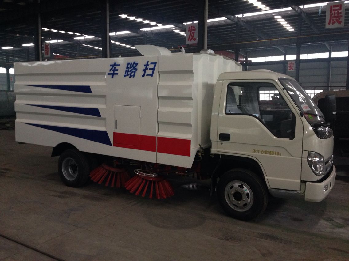 福田時(shí)代小型掃路車