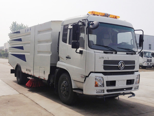 東風天錦掃路車