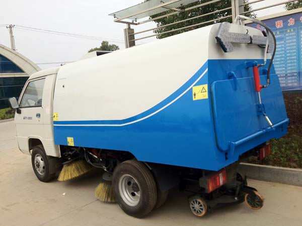 福田小型掃地車