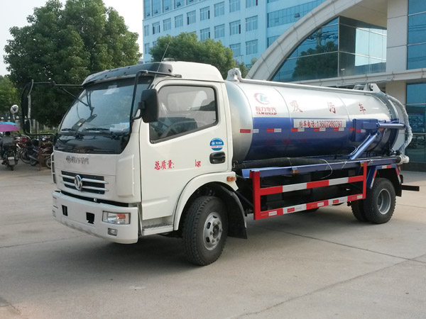 東風多利卡4立方吸污車