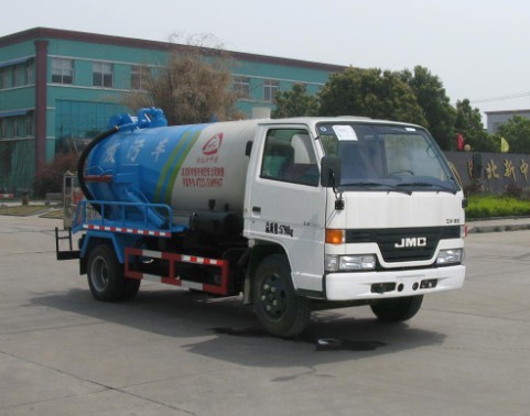 江鈴順達3.5立方吸污車