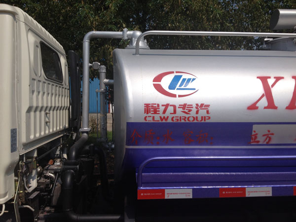 東風(fēng)銳鈴4立方吸糞車