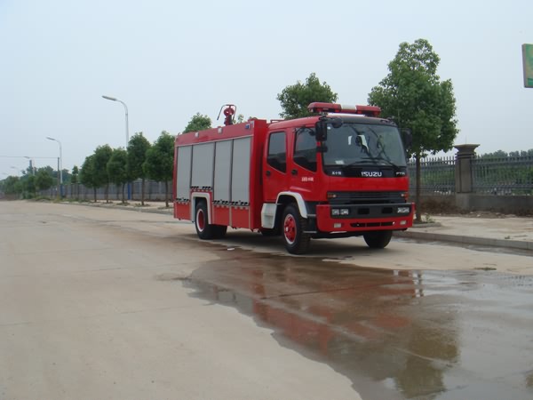 慶鈴4700單橋雙排座水罐消防車