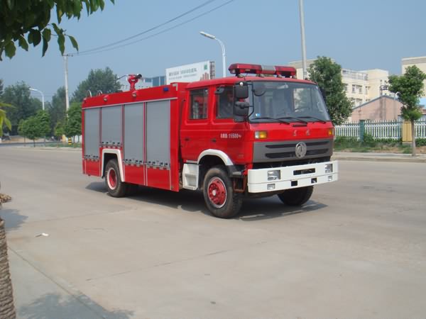 東風145雙排座水罐泡沫兩用消防車