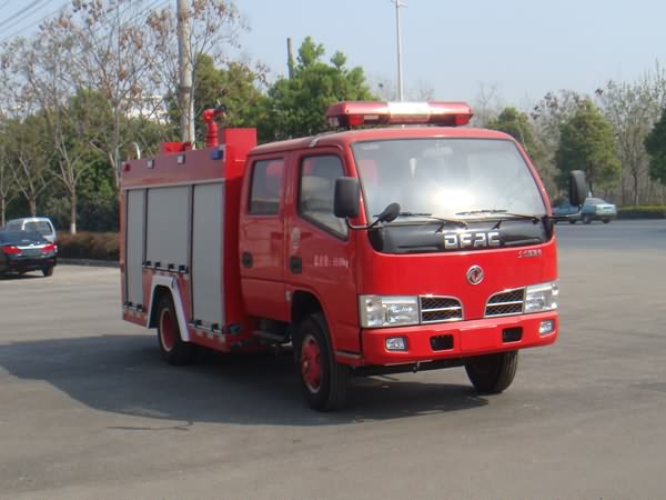 東風銳鈴雙排座水罐消防車