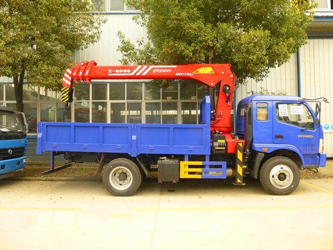 福田時代（可裝2~6.3噸吊機）隨車起重運輸車