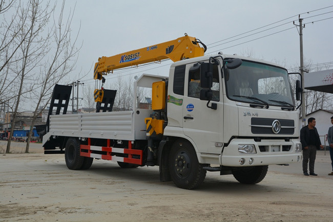 東風天錦（可裝3.2~6.3噸吊機）隨車起重運輸車（帶爬梯）