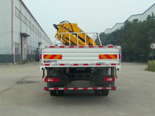 福田奧鈴隨車吊（可裝配5噸~8噸吊機）
