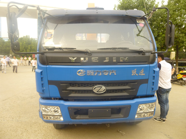 躍進（可裝2~6.3噸）隨車起重運輸車