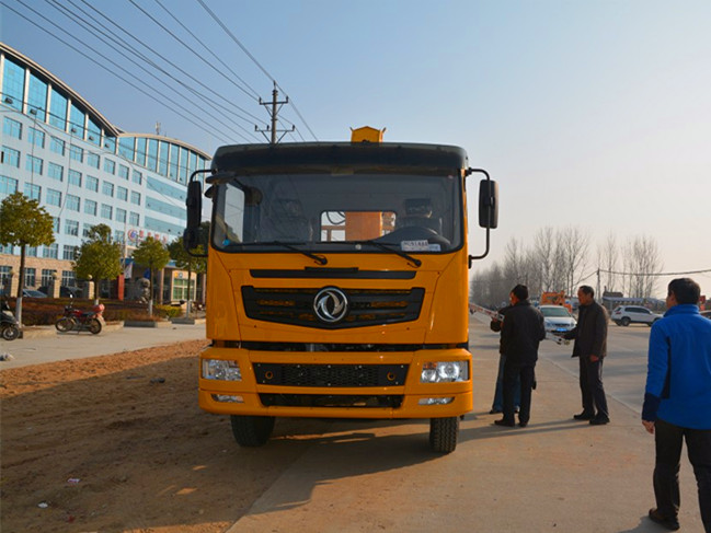 D7O1前四后四隨車吊（可裝配6.3噸~10吊機）