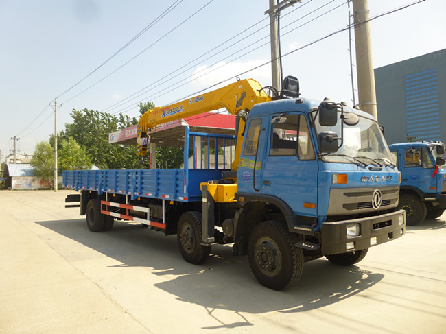 153前四后四（可裝6.3~12噸吊機）隨車起重運輸車