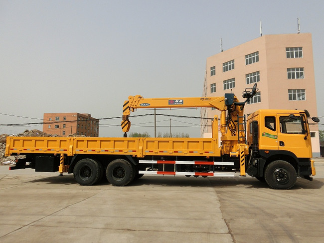 D701后八（可裝6.3~12噸吊機）輪隨車吊起重運輸車