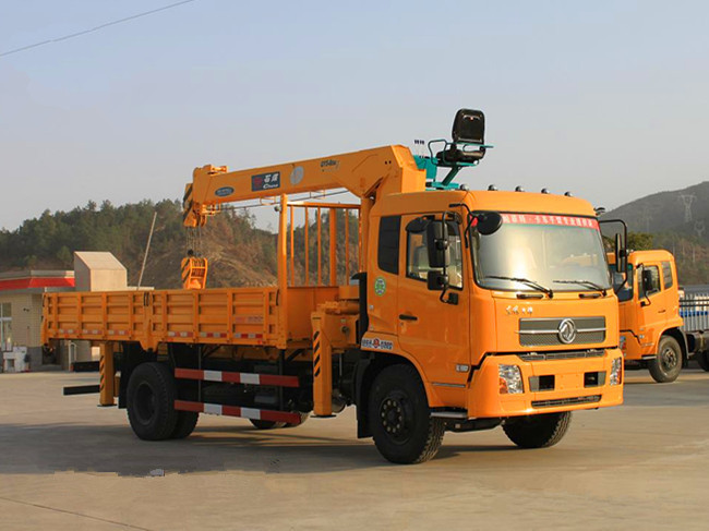 東風天錦（可裝3.2~8噸吊機）隨車起重運輸車