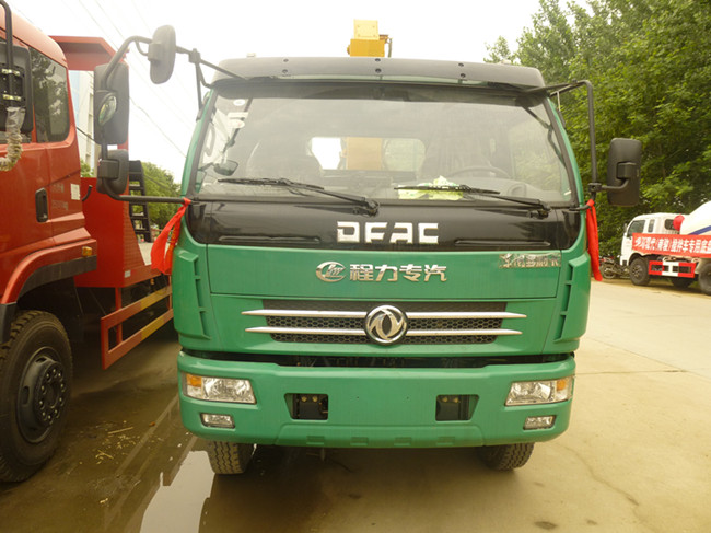 東風(fēng)D7多利卡（可裝2~6.3噸吊機(jī)）隨車起重運(yùn)輸車