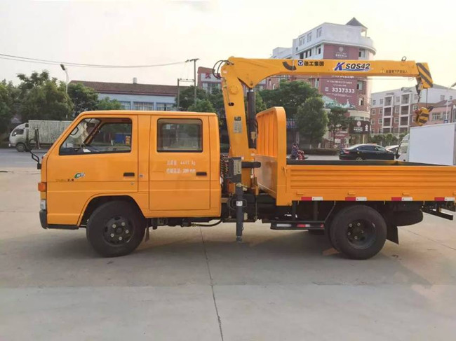 江鈴雙排（可裝2噸~4噸）隨車起重運(yùn)輸車