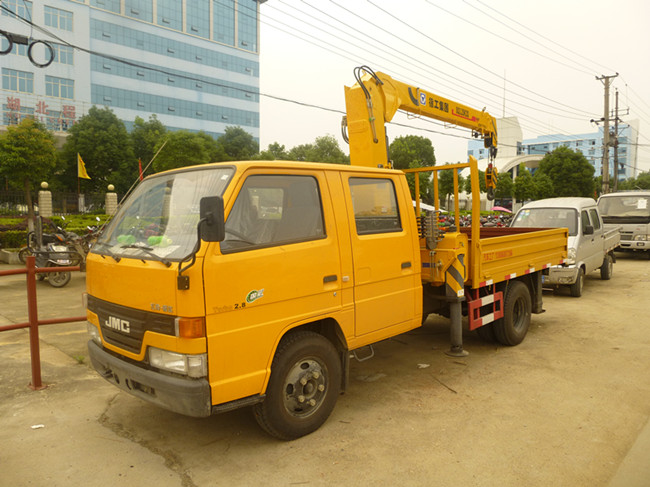 江鈴雙排（可裝2噸~4噸）隨車起重運(yùn)輸車