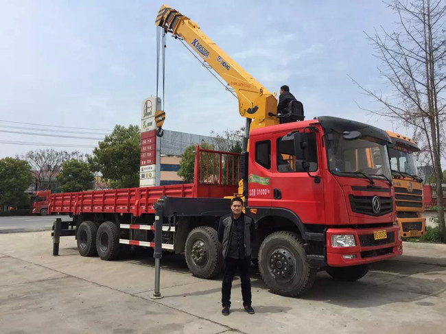 東風新款前四后八（可裝6.3~16噸吊機）隨車起重運輸車