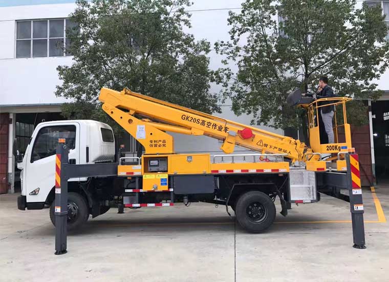 江鈴18-20米伸縮式(直臂)高空作業車