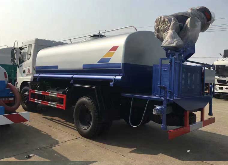 東風天錦12噸灑水車帶炮霧機