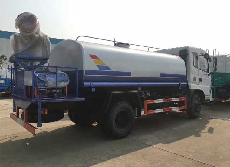 東風天錦12噸灑水車帶炮霧機