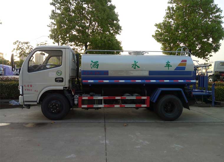 東風福瑞卡6噸灑水車