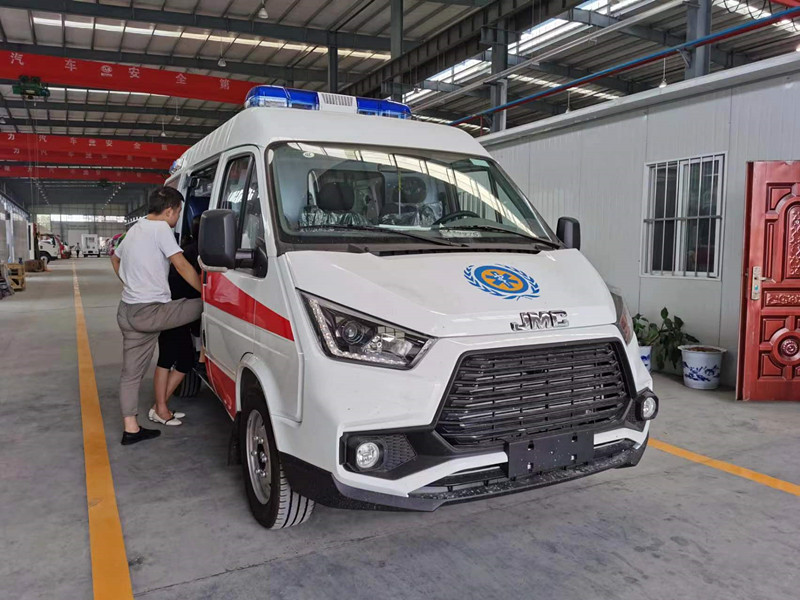 江鈴特順救護(hù)車(chē)